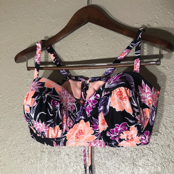 Ava & Viv Other - Swim top, never worn - plus 2x